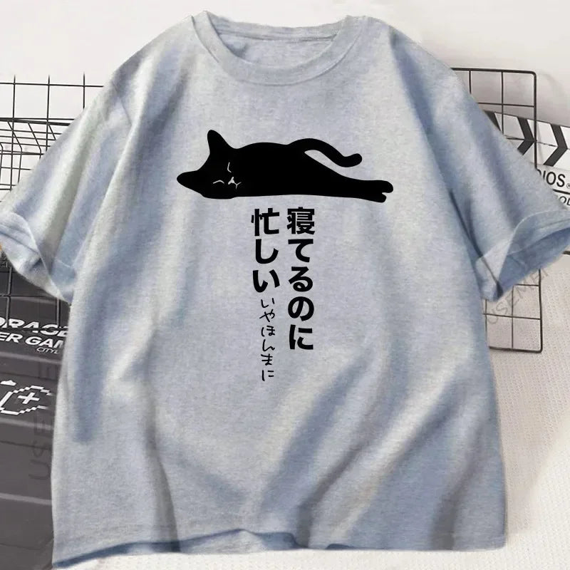 Camiseta Unissex Gato Preguiçoso 2025 – Estilo Japonês, Verão, Manga Curta