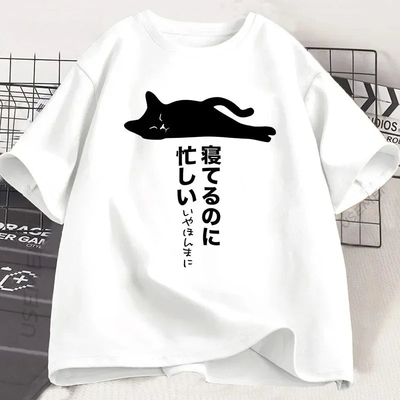 Camiseta Unissex Gato Preguiçoso 2025 – Estilo Japonês, Verão, Manga Curta